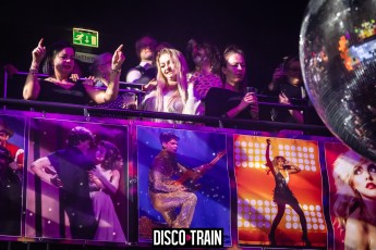 2022014-Par-pa-fotografie-Disco-Train-Bibelot-708090s-2158-1kl
