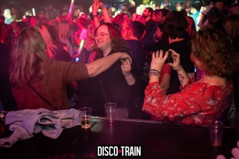 2022014-Par-pa-fotografie-Disco-Train-Bibelot-708090s-2204-1kl
