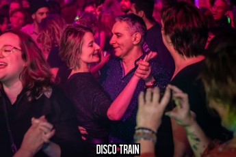 2022014-Par-pa-fotografie-Disco-Train-Bibelot-708090s-2207-1kl