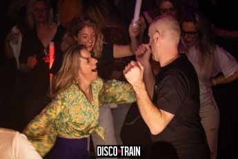 2022014-Par-pa-fotografie-Disco-Train-Bibelot-708090s-2272-1kl