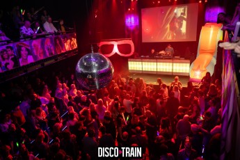 2022014-Par-pa-fotografie-Disco-Train-Bibelot-708090s-2276-1kl