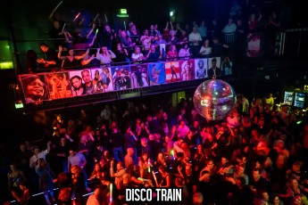 2022014-Par-pa-fotografie-Disco-Train-Bibelot-708090s-2283-1kl