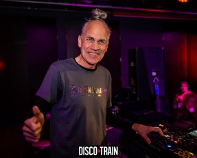 20230407-Par-pa-fotografie-TeaTimeFunk-Disco-Train-708090s-1422-1kl