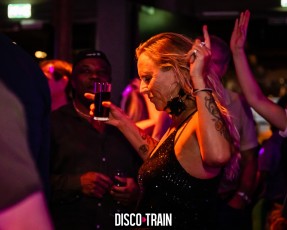 20230407-Par-pa-fotografie-TeaTimeFunk-Disco-Train-708090s-1526-1kl