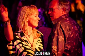 20230407-Par-pa-fotografie-TeaTimeFunk-Disco-Train-708090s-1555-1kl
