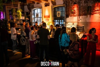 20230407-Par-pa-fotografie-TeaTimeFunk-Disco-Train-708090s-1668-1kl