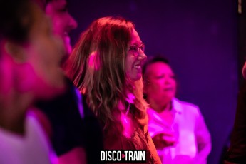 20230407-Par-pa-fotografie-TeaTimeFunk-Disco-Train-708090s-1695-1kl
