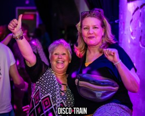 20230407-Par-pa-fotografie-TeaTimeFunk-Disco-Train-708090s-1710-1kl
