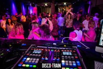 20230407-Par-pa-fotografie-TeaTimeFunk-Disco-Train-708090s-1752-1kl