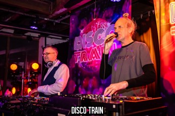 20230407-Par-pa-fotografie-TeaTimeFunk-Disco-Train-708090s-1842-1kl