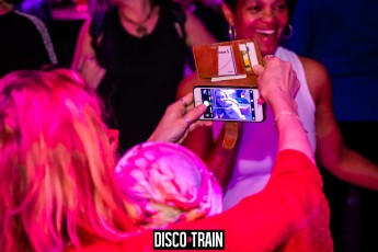20230407-Par-pa-fotografie-TeaTimeFunk-Disco-Train-708090s-1851-1kl