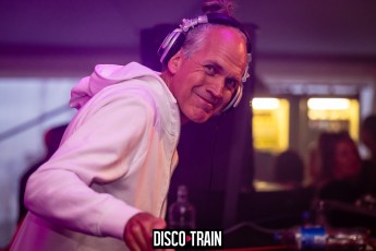 20230722-Par-pa-fotografie-Diaco-Train-BEachparty-Strandtent14-708090-9020-1kl