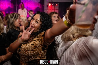 20230722-Par-pa-fotografie-Diaco-Train-BEachparty-Strandtent14-708090-9112-1kl