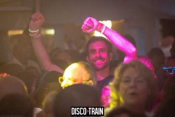 20230722-Par-pa-fotografie-Diaco-Train-BEachparty-Strandtent14-708090-9286-1kl