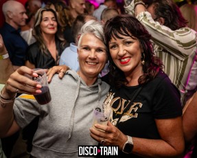 20230722-Par-pa-fotografie-Diaco-Train-BEachparty-Strandtent14-708090-9391-1kl