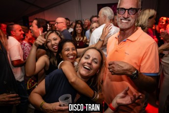 20230722-Par-pa-fotografie-Diaco-Train-BEachparty-Strandtent14-708090-9428-1kl