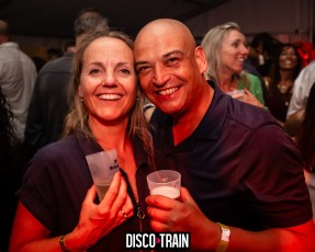 20230722-Par-pa-fotografie-Diaco-Train-BEachparty-Strandtent14-708090-9448-1kl