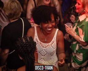 20230722-Par-pa-fotografie-Diaco-Train-BEachparty-Strandtent14-708090-9510-1kl
