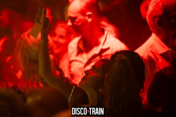 20230722-Par-pa-fotografie-Diaco-Train-BEachparty-Strandtent14-708090-9694-1kl