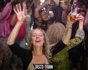 20230722-Par-pa-fotografie-Diaco-Train-BEachparty-Strandtent14-708090-9790-1kl