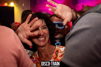 20230722-Par-pa-fotografie-Diaco-Train-BEachparty-Strandtent14-708090-9836-1kl