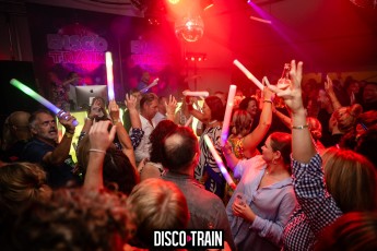 20230722-Par-pa-fotografie-Diaco-Train-BEachparty-Strandtent14-708090-9904-1kl