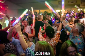 20230722-Par-pa-fotografie-Diaco-Train-BEachparty-Strandtent14-708090-9925-1kl
