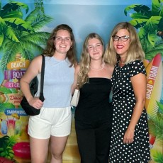 DISCO_TRAIN_BEACH_PARTY_XL_photo_20250830_Time-230847_wy7p6a