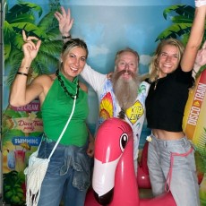 DISCO_TRAIN_BEACH_PARTY_XL_photo_20250831_Time-000843_wmrcuc